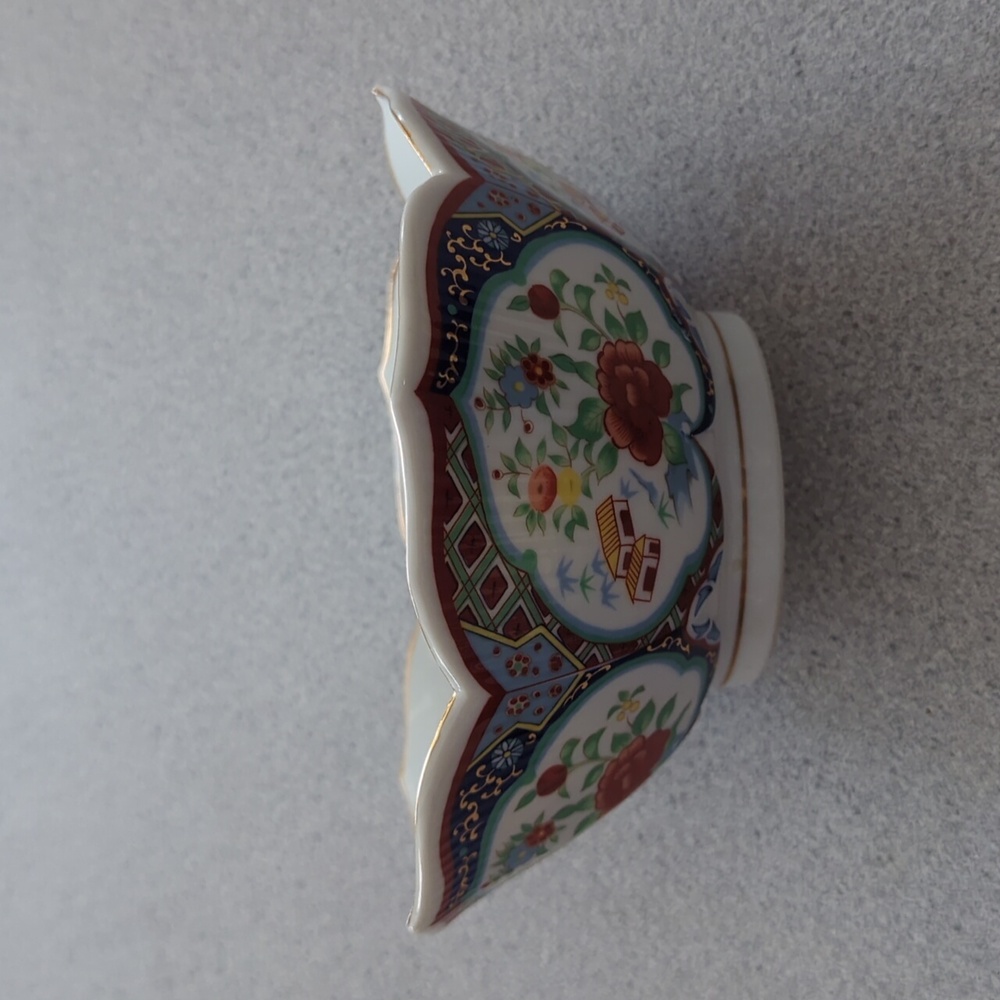 Imari Ware Japan Lotus Bowl National Silver Company